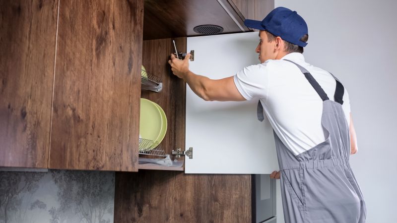 Cabinet Installers